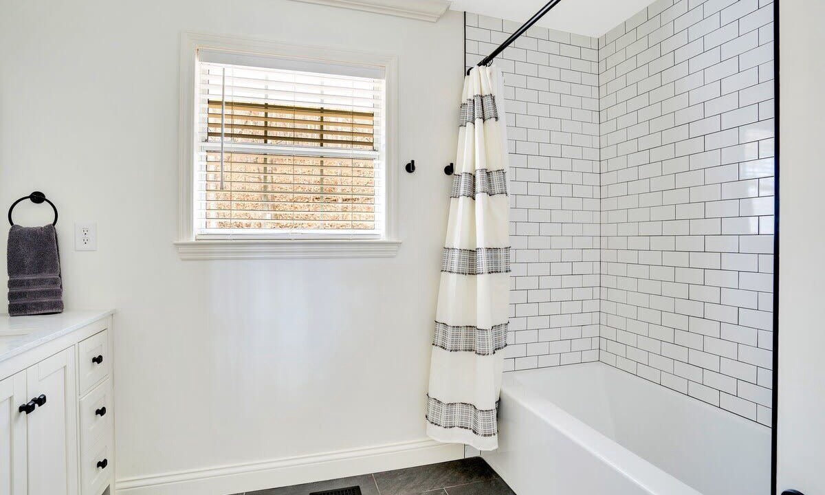 Photo of Bathroom in Graysville