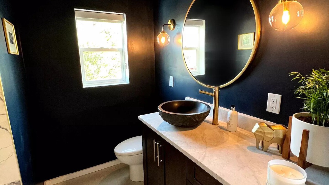 Photo of Bathroom in South Capitol