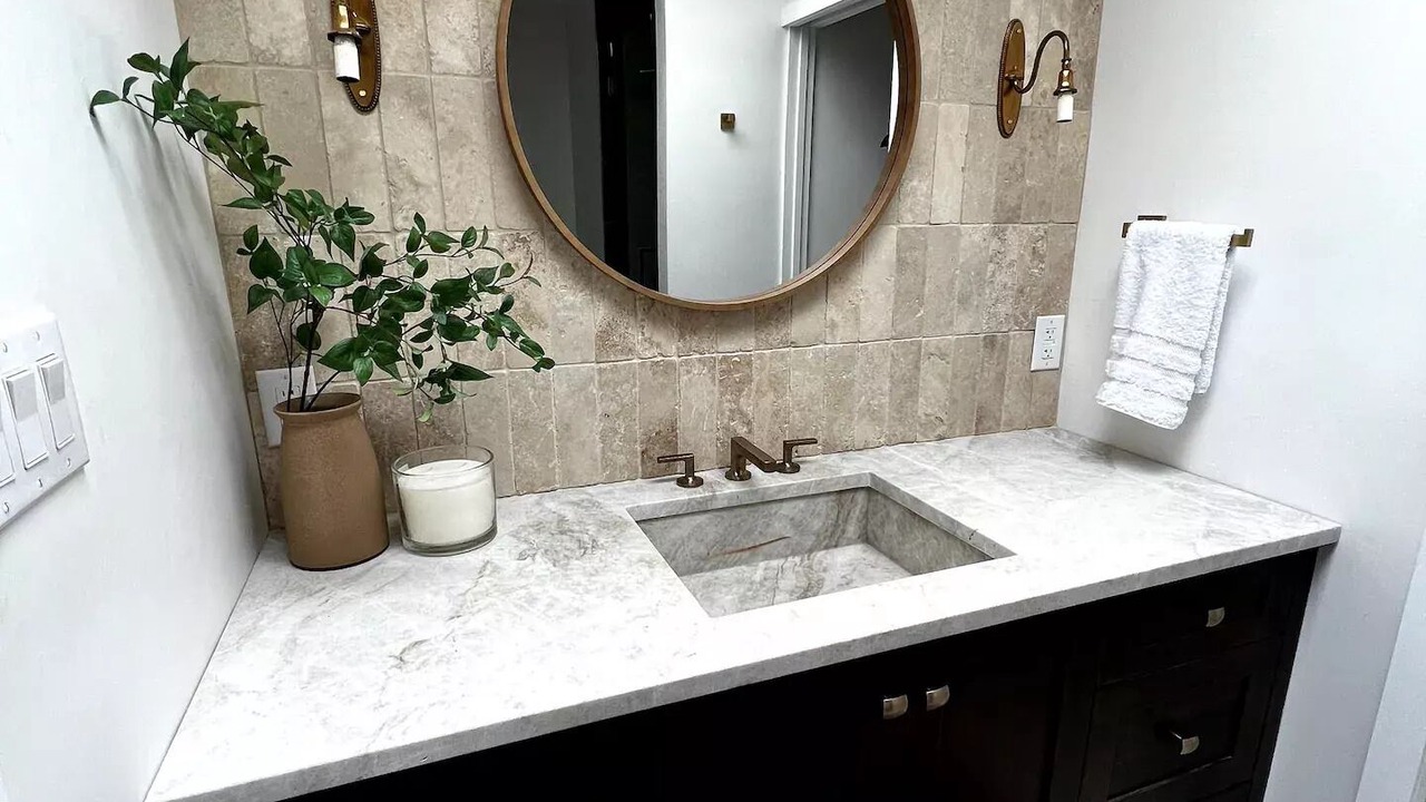 Photo of Bathroom in South Capitol