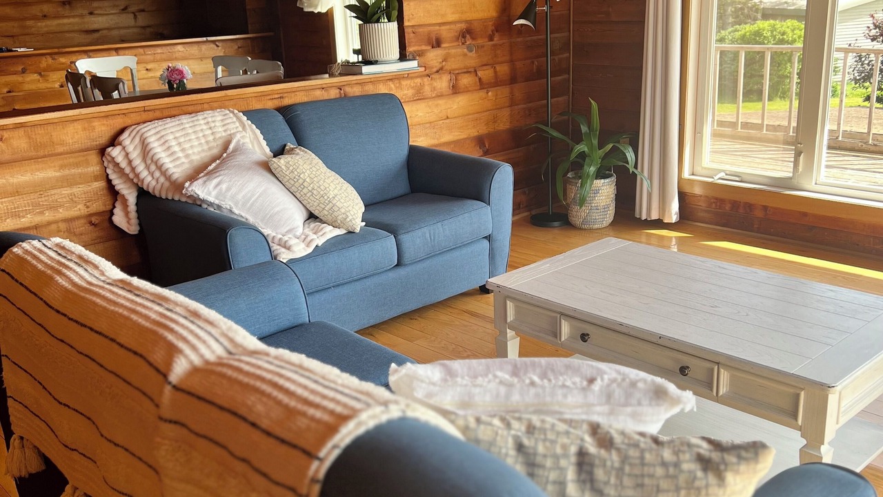 Photo of Livingroom in Bayview