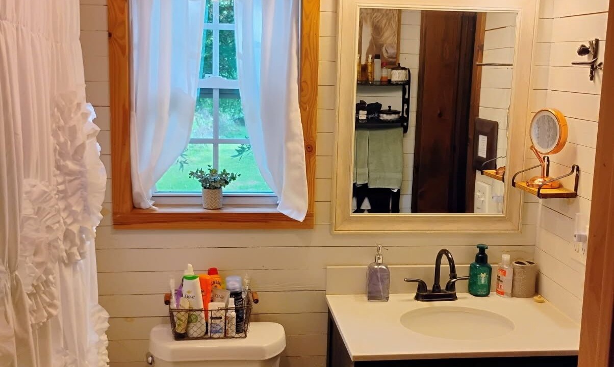 Photo of Bathroom in Pisgah