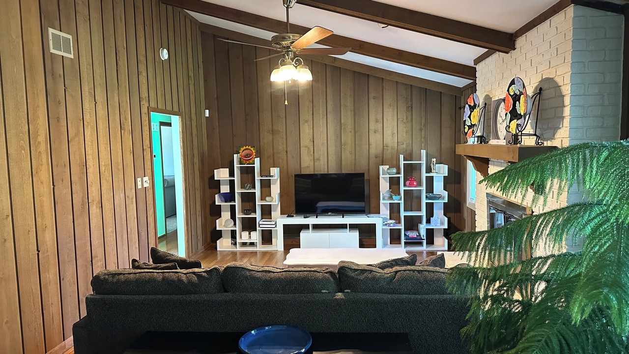 Photo of Livingroom in Thayer