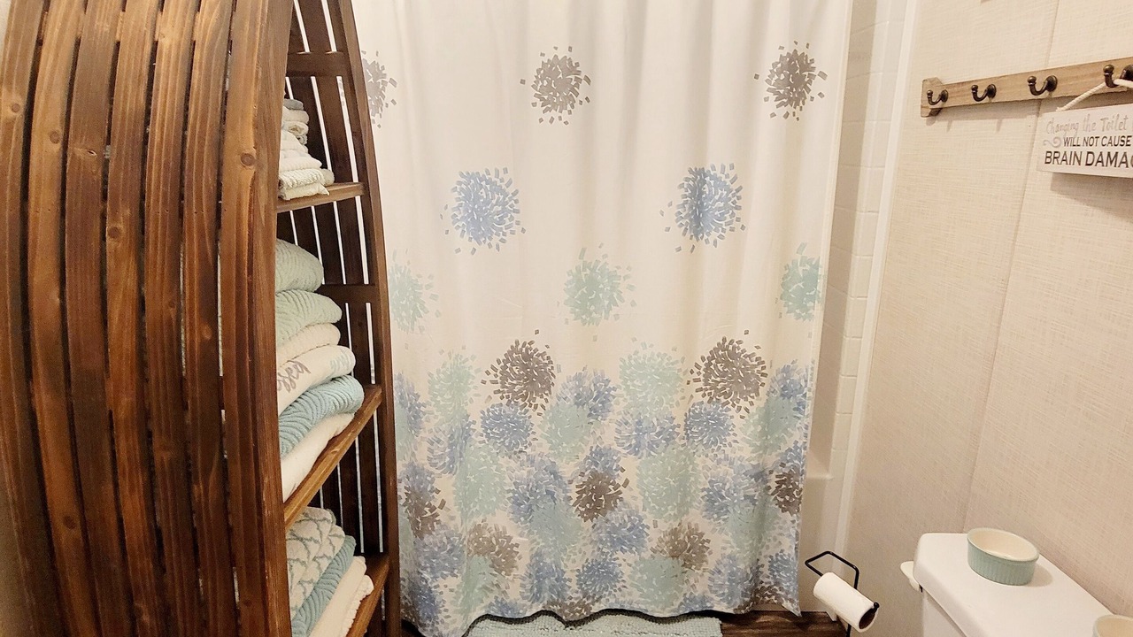 Photo of Bathroom in Union Hall
