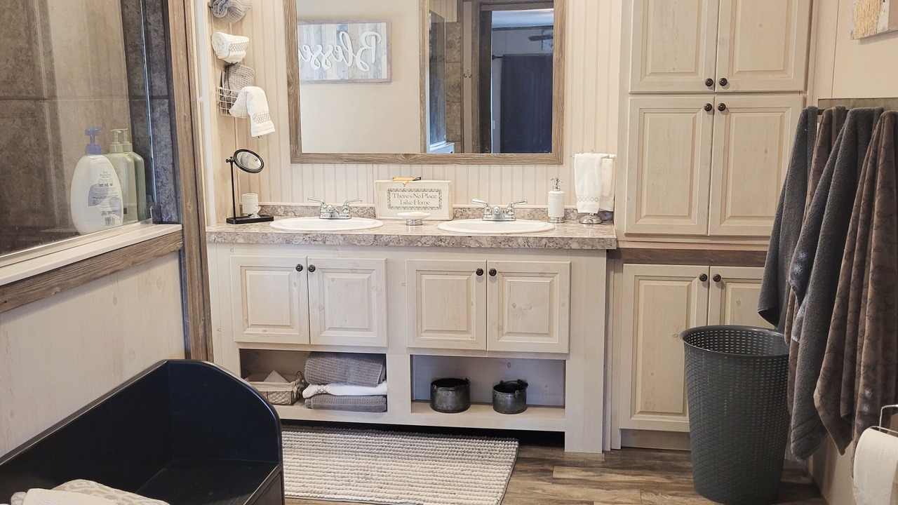 Photo of Bathroom in Union Hall