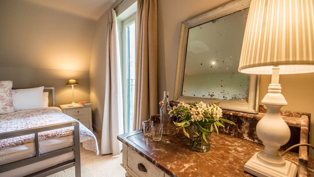 Photo of Bedroom in Eye