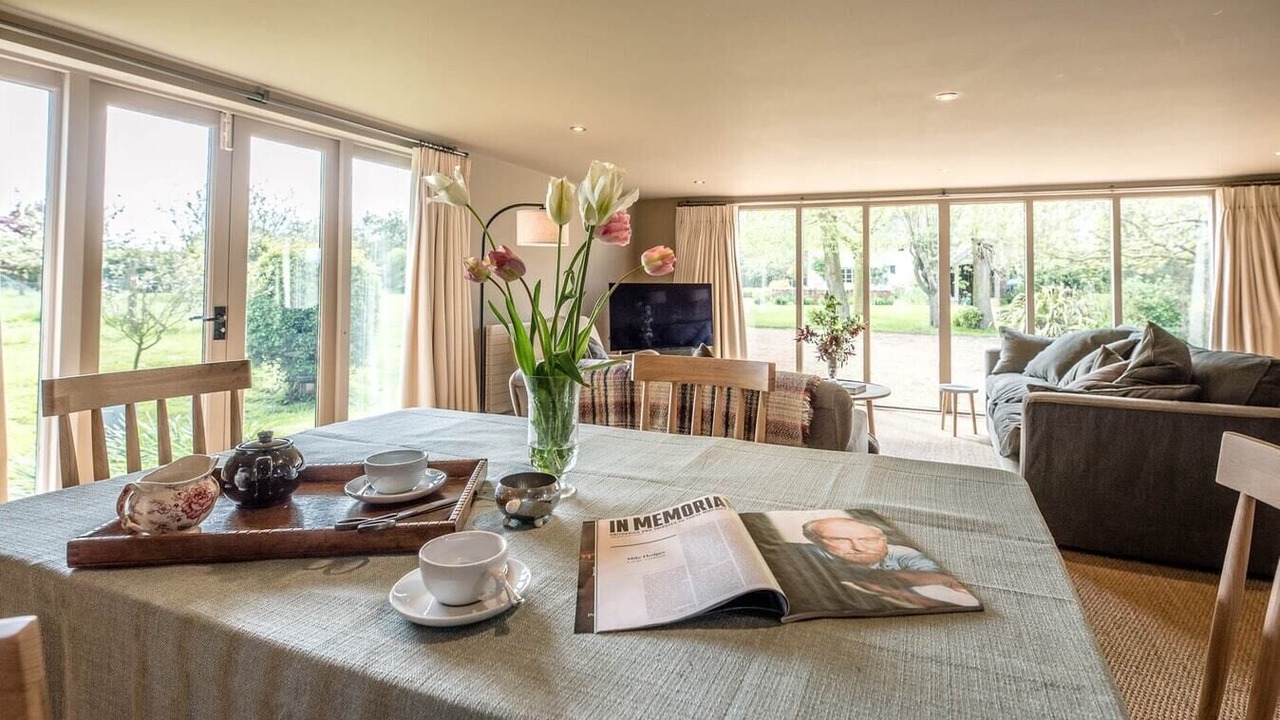 Photo of Others in Eye