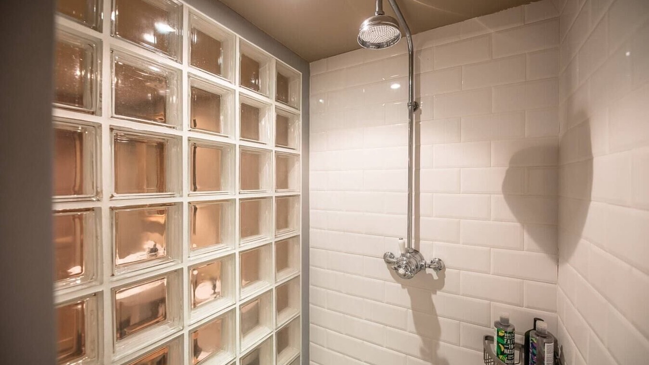 Photo of Bathroom in Eye