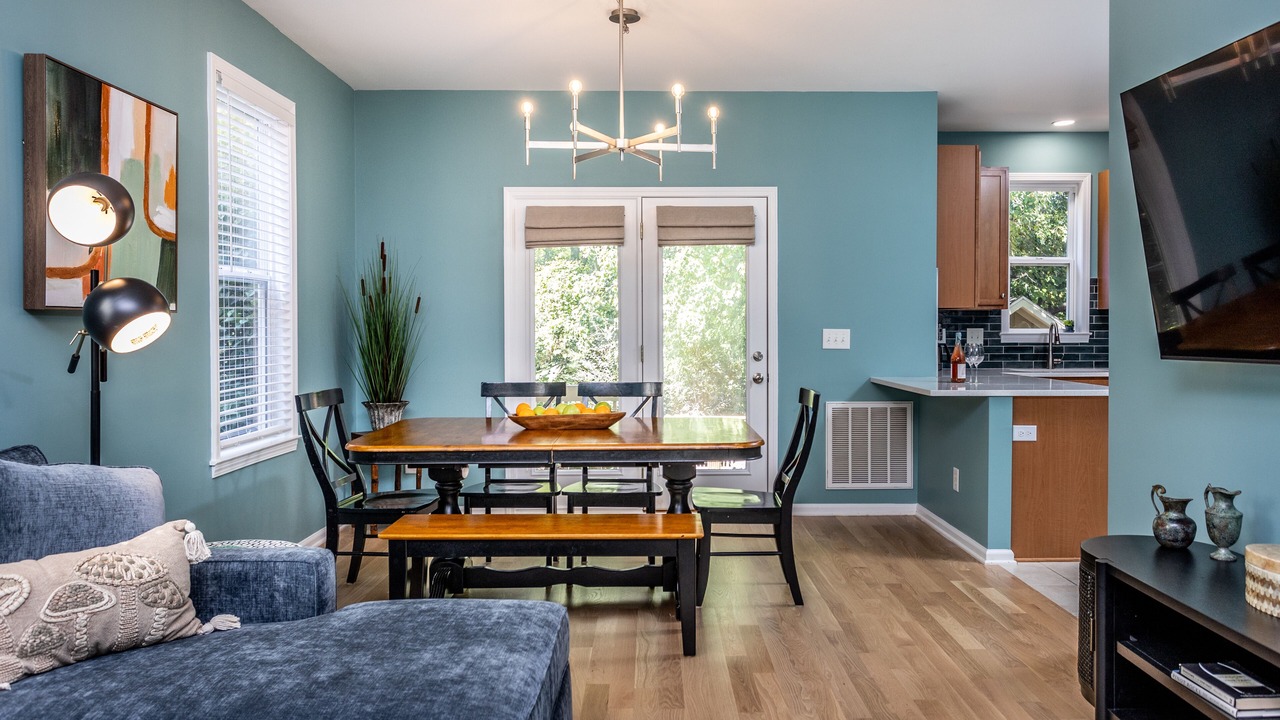 Photo of Livingroom in Downtown