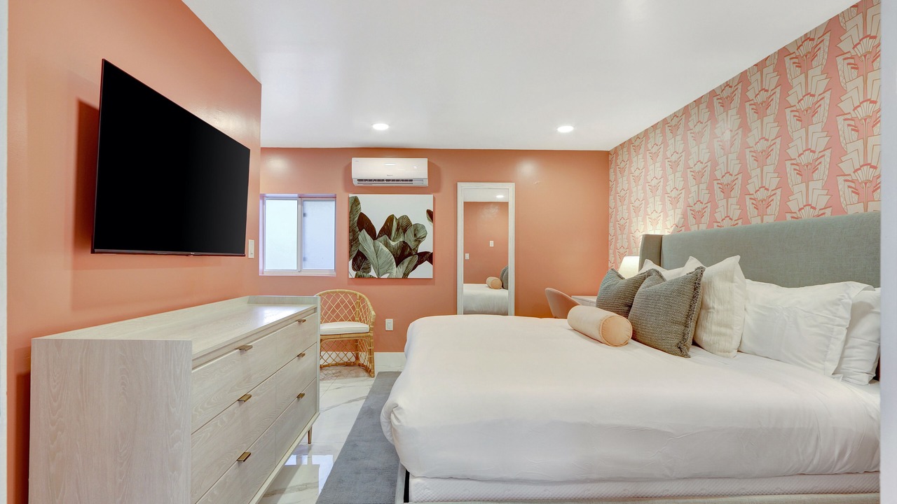 Photo of Bedroom in Golden Glades