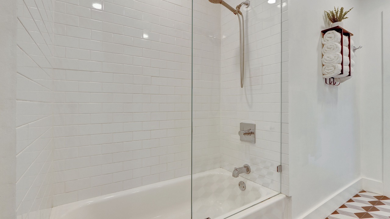 Photo of Bathroom in Golden Glades