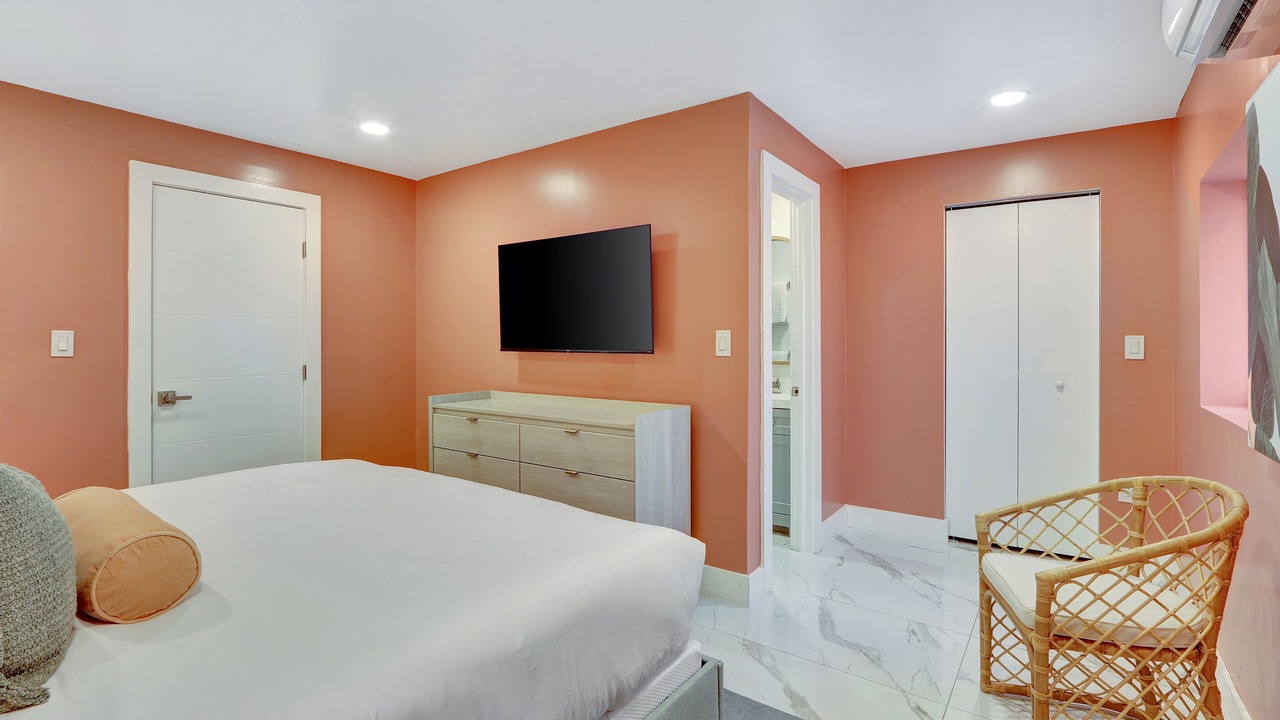 Photo of Bedroom in Golden Glades