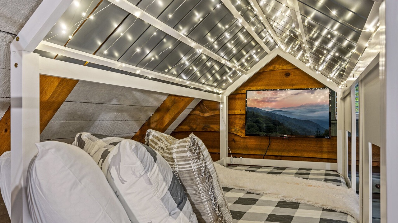 Photo of Bedroom in Townsend