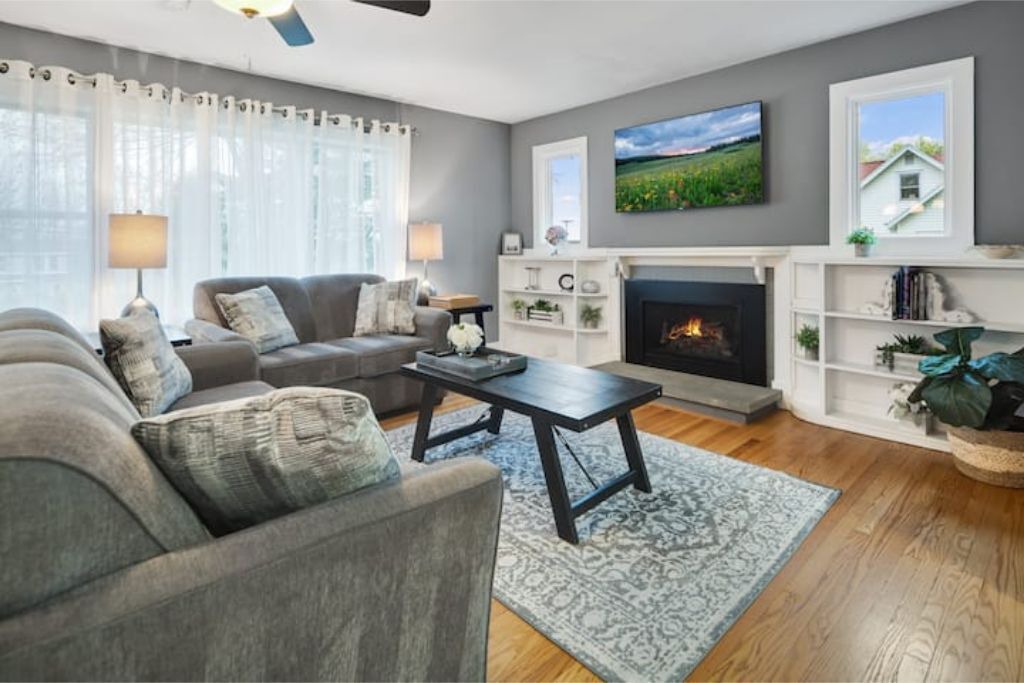 Photo of Livingroom in South Hill