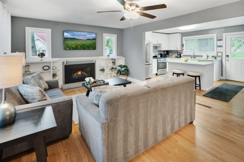 Photo of Livingroom in South Hill