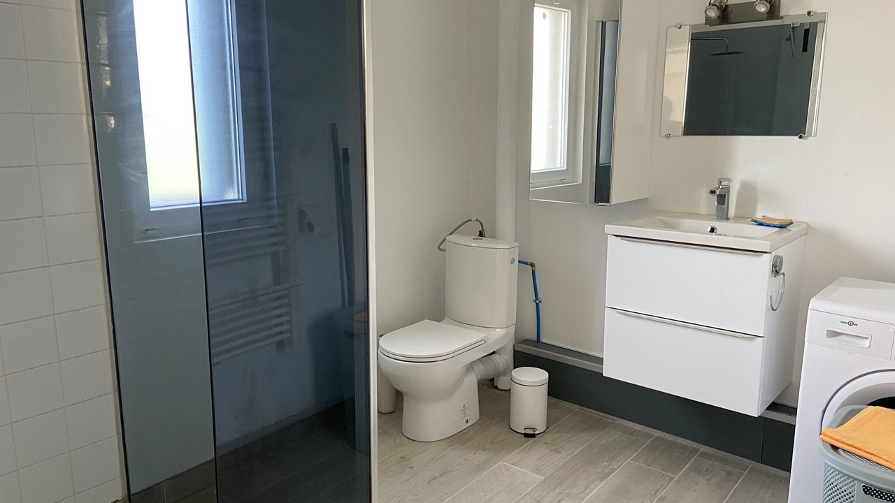 Photo of Bathroom in Camblain-Chatelain