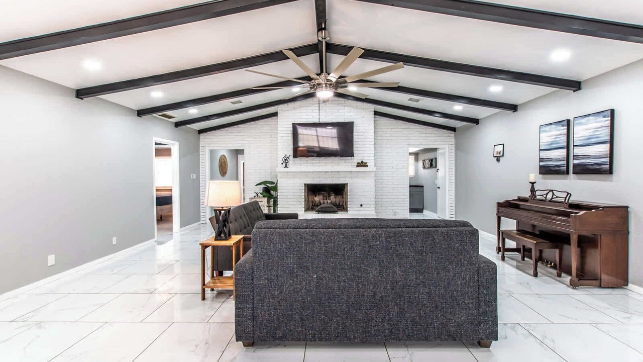 Photo of Livingroom in Bay Area