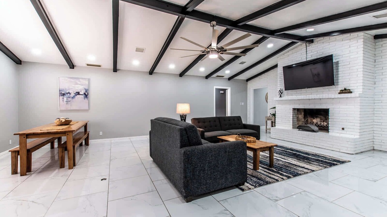 Photo of Livingroom in Bay Area