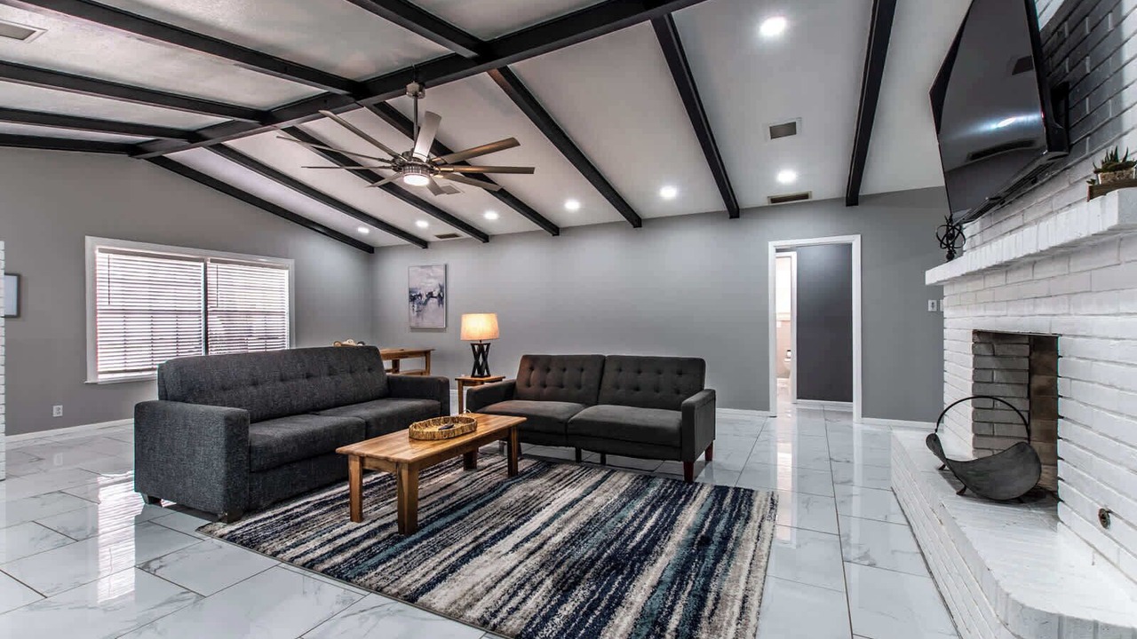 Photo of Livingroom in Bay Area