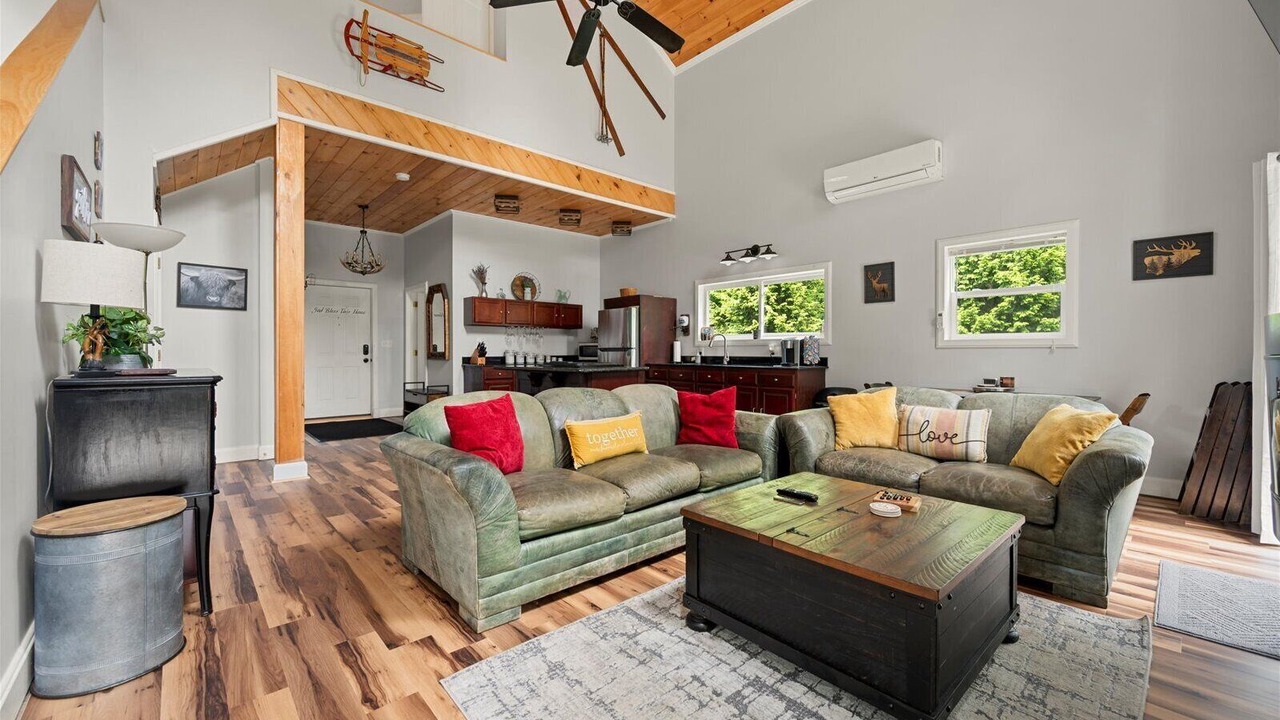 Photo of Livingroom in Glenfield
