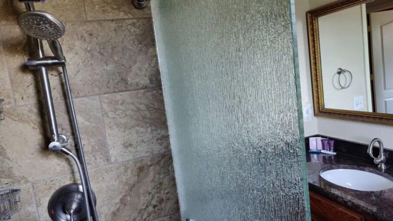 Photo of Bathroom in Justin