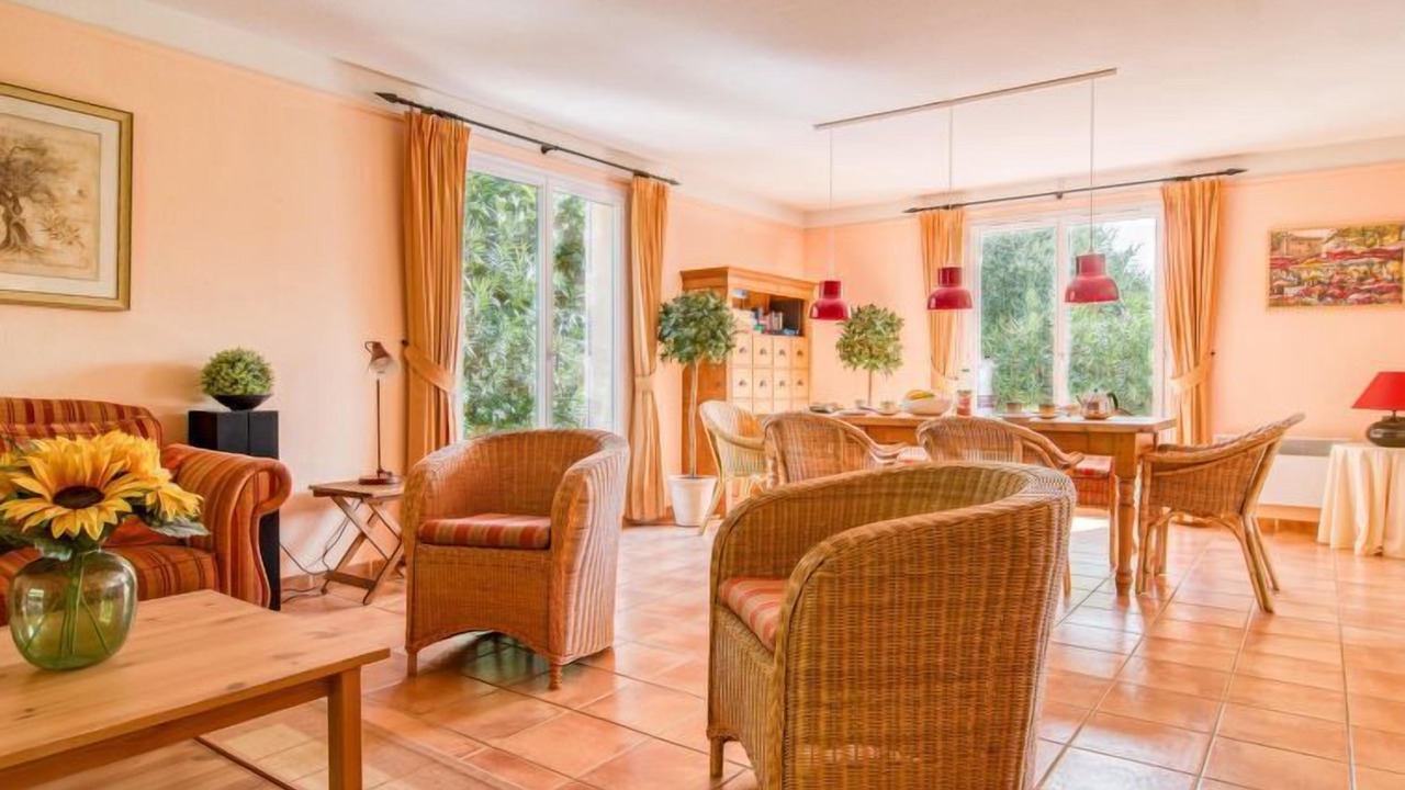 Photo of Livingroom in Nans-les-Pins