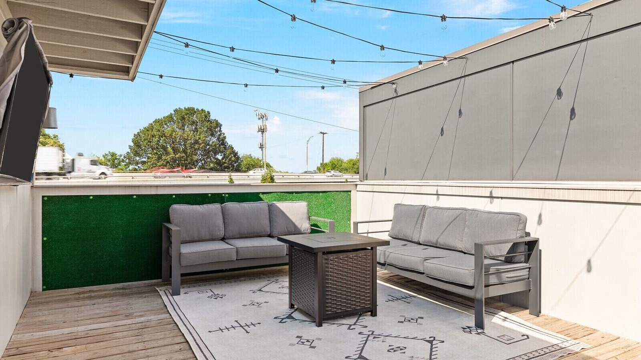 Photo of Patio Balcony in Hadley - Washington