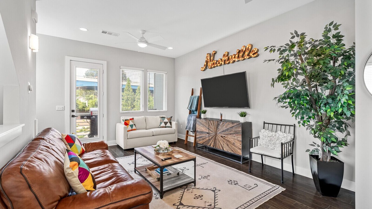 Photo of Livingroom in Hadley - Washington