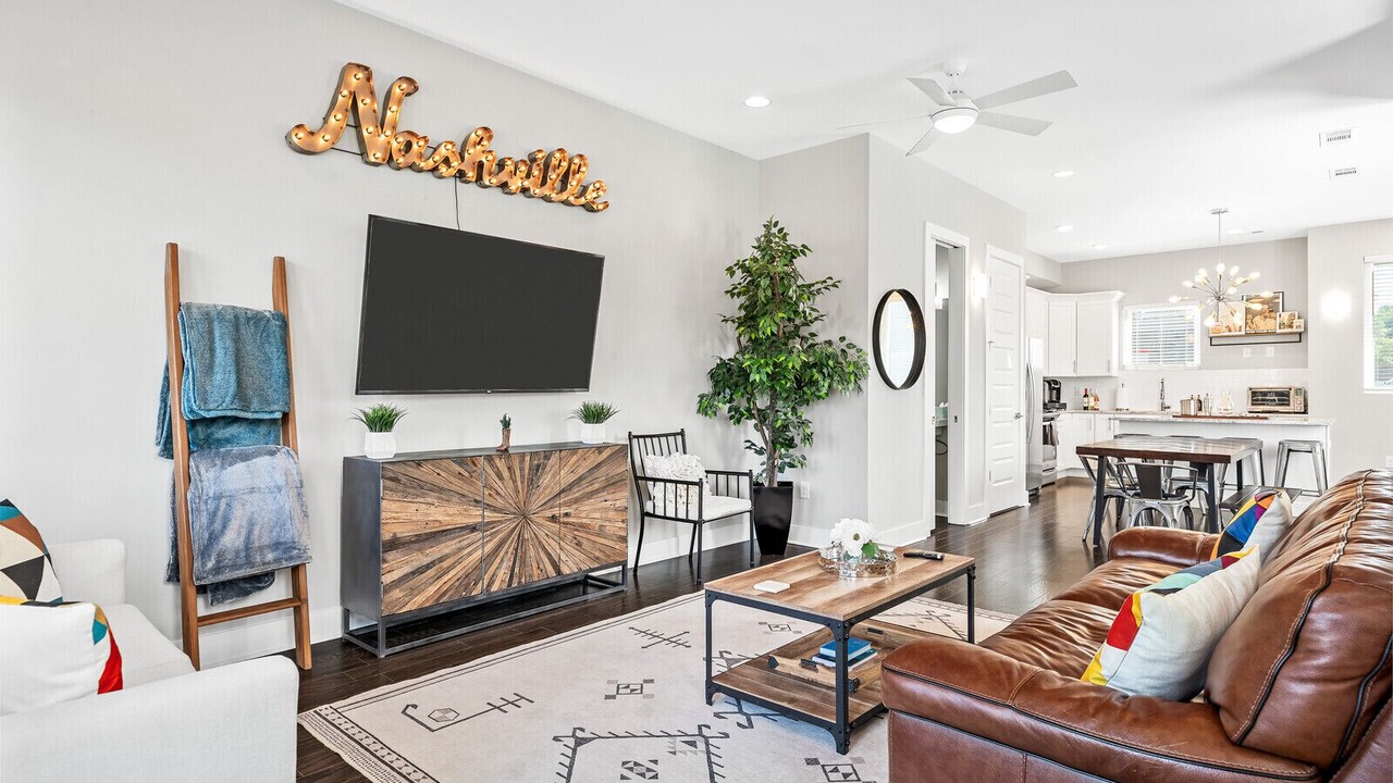 Photo of Livingroom in Hadley - Washington