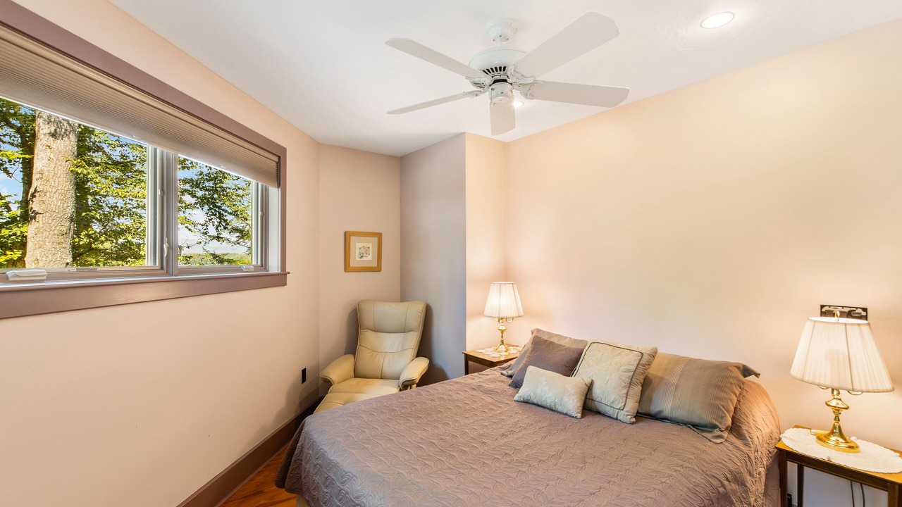 Photo of Bedroom in Center Harbor