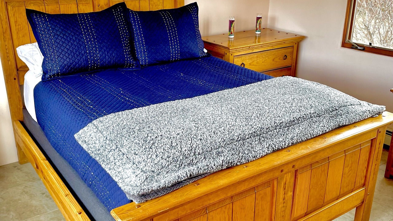 Photo of Bedroom in Rowe