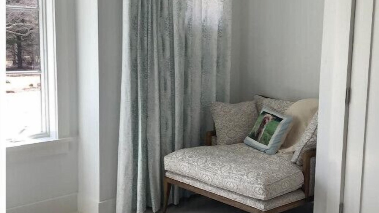 Photo of Livingroom in Bellport