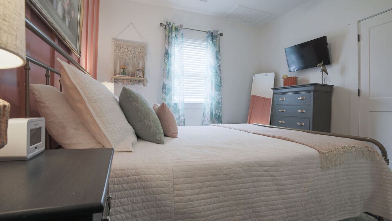 Photo of Bedroom in Northside