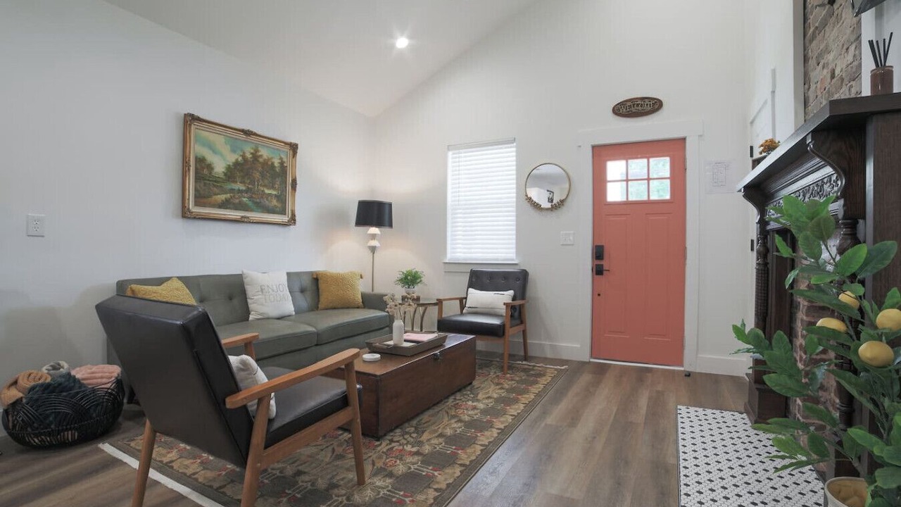 Photo of Livingroom in Northside