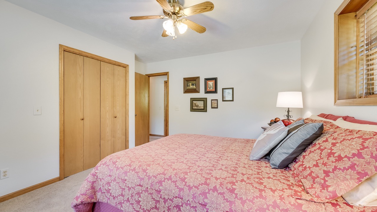 Photo of Bedroom in Squires
