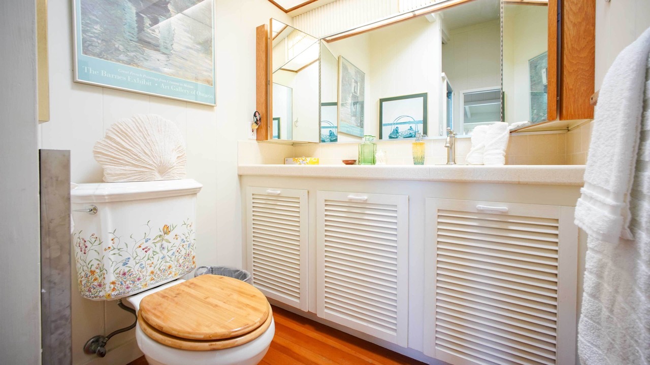 Photo of Bathroom in Diamond Head - Kapahulu - St. Louis