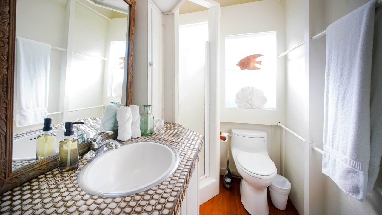 Photo of Bathroom in Diamond Head - Kapahulu - St. Louis