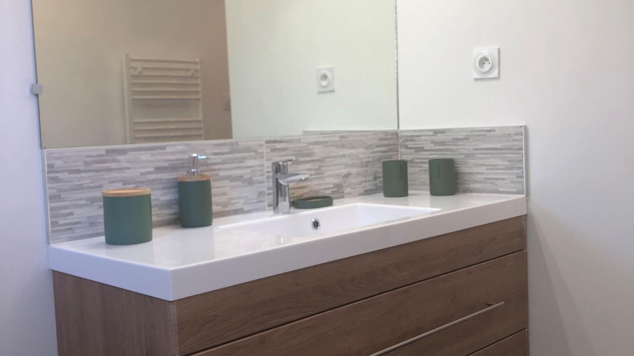 Photo of Bathroom in Saint-Laurent-de-Carnols