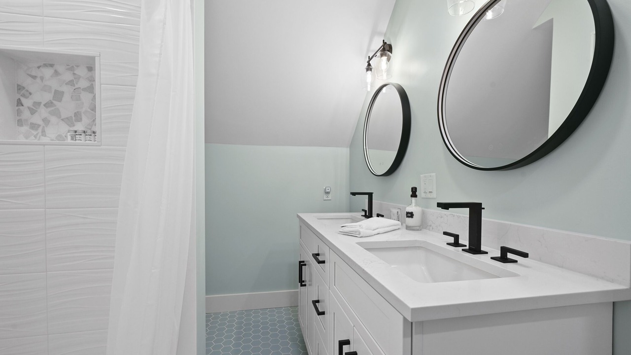 Photo of Bathroom in Oak Bluffs
