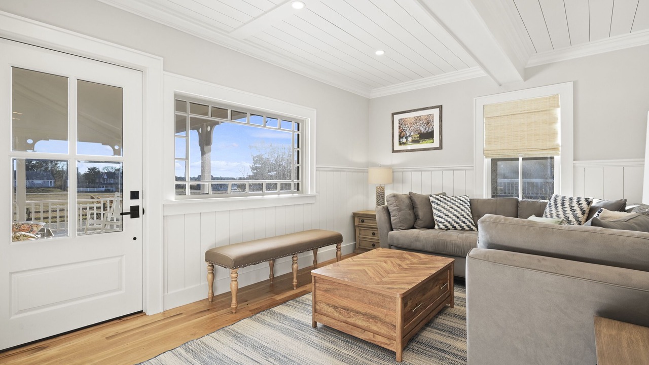 Photo of Livingroom in Oak Bluffs