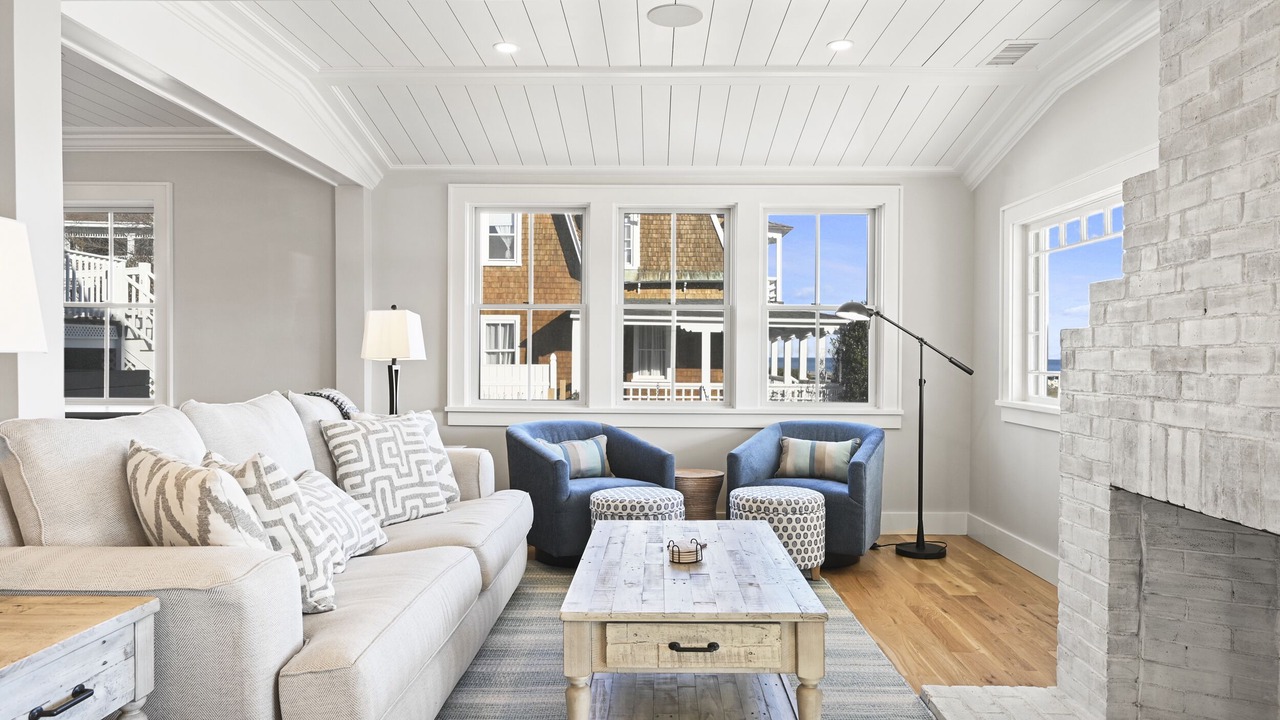 Photo of Livingroom in Oak Bluffs