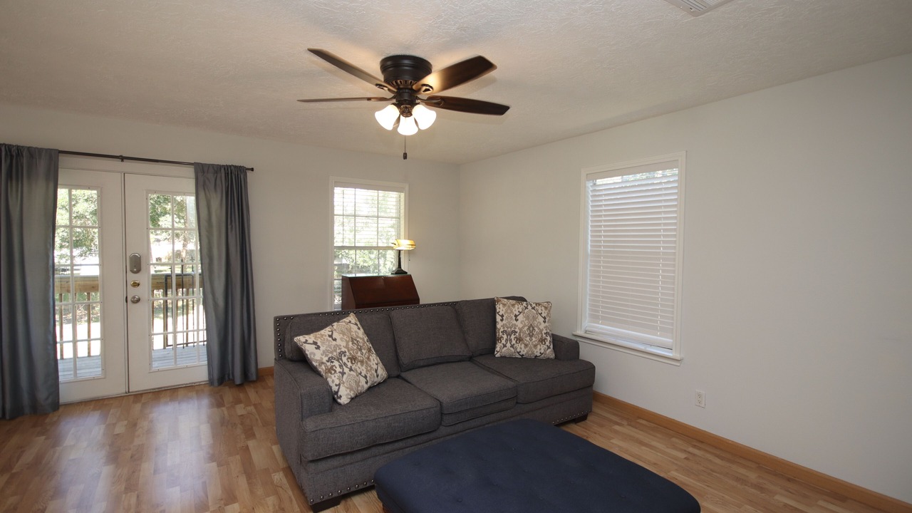 Photo of Livingroom in Spring