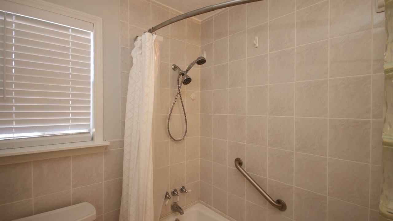 Photo of Bathroom in Spring