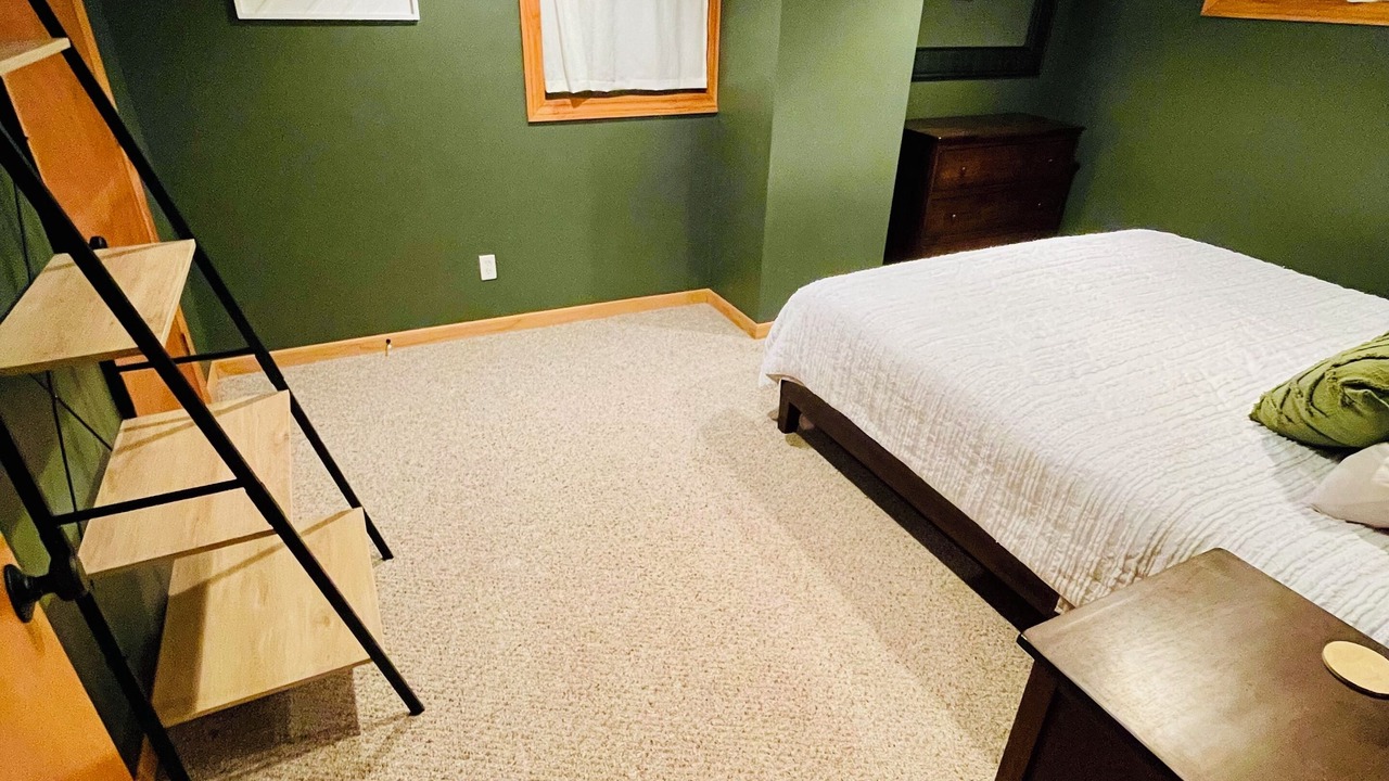 Photo of Bedroom in Twin Lakes