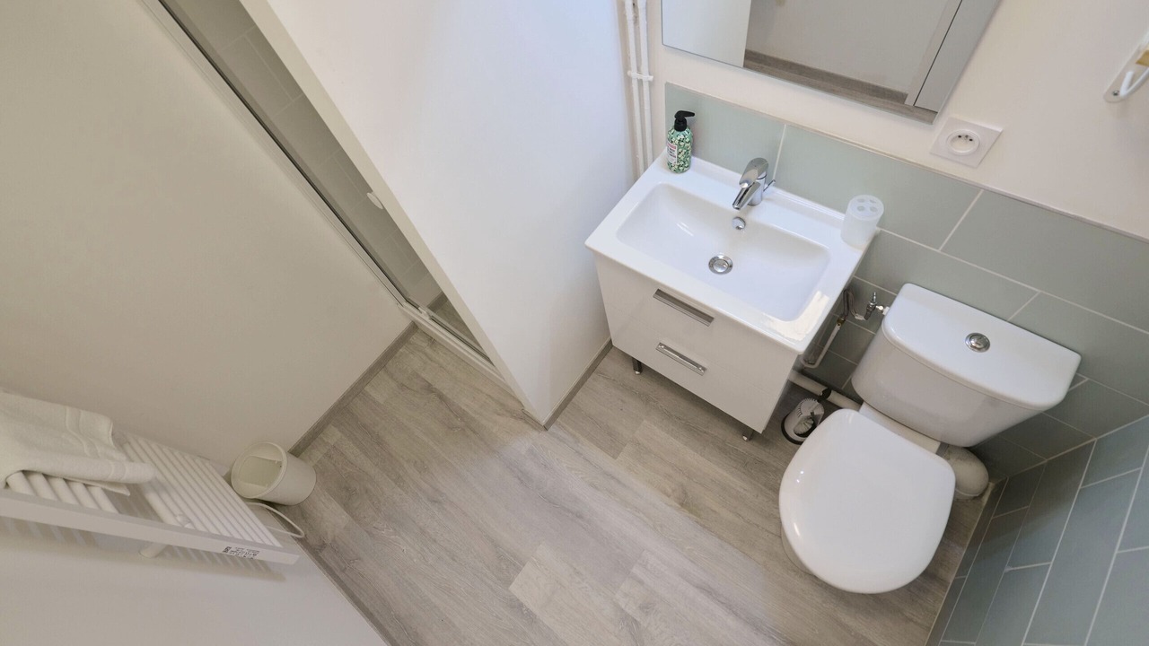 Photo of Bathroom in Dernier Sou