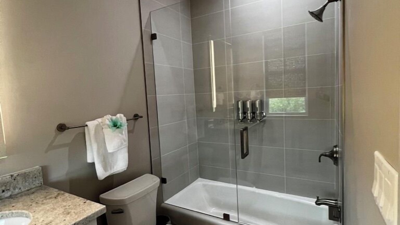 Photo of Bathroom in Rock Harbor