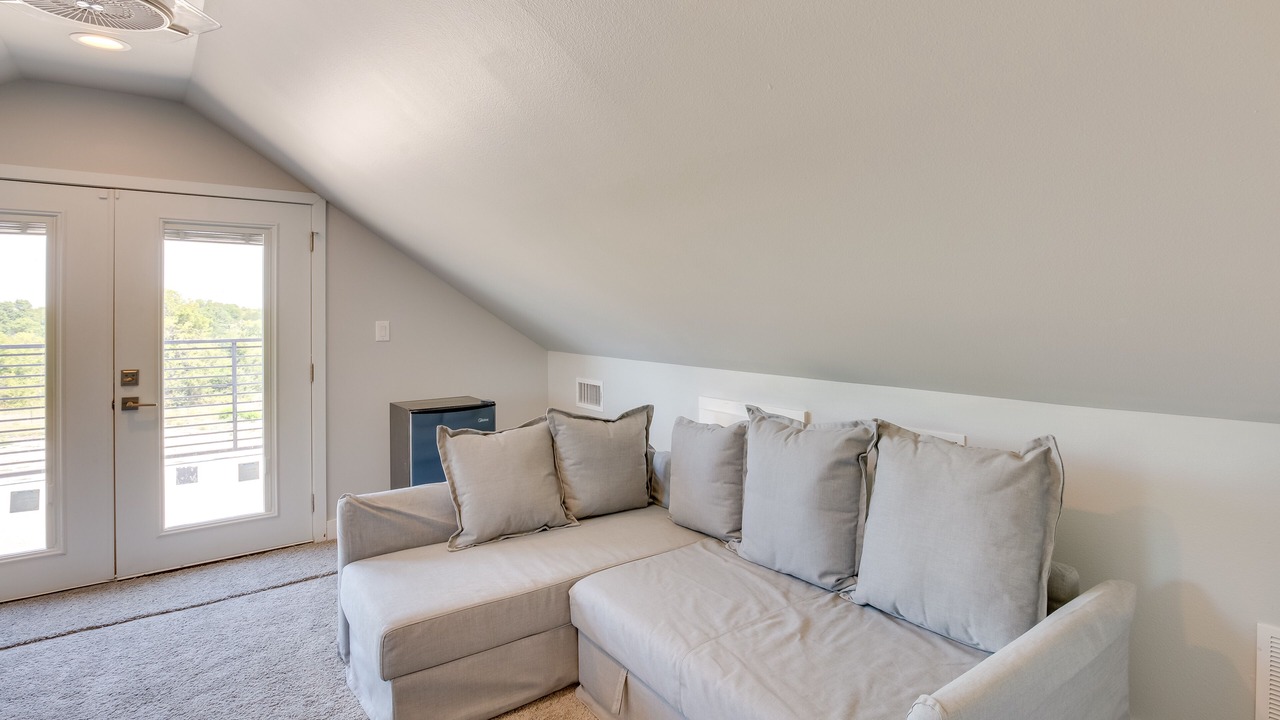Photo of Livingroom in Weston