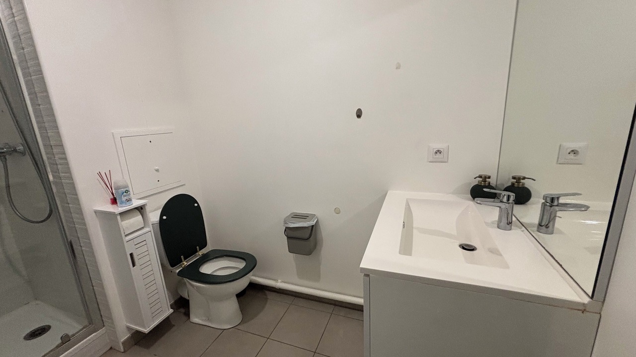 Photo of Bathroom in Villejuif