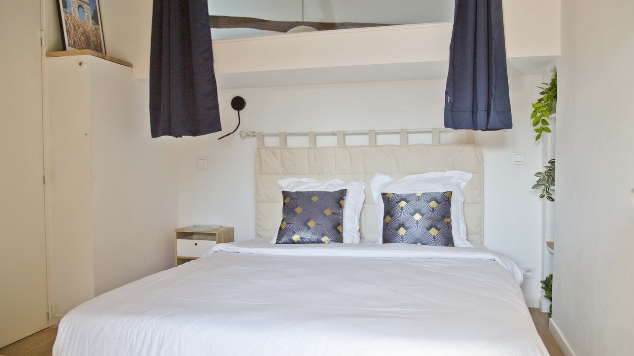 Photo of Bedroom in 5th Arrondissement