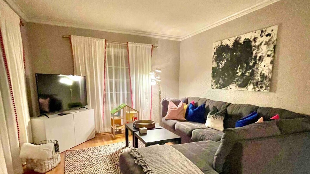Photo of Livingroom in Waveland Park