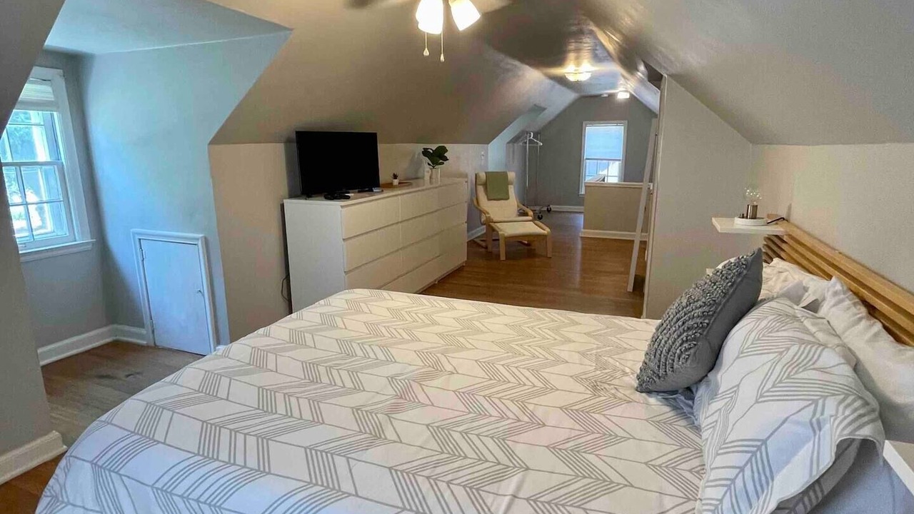 Photo of Bedroom in Waveland Park